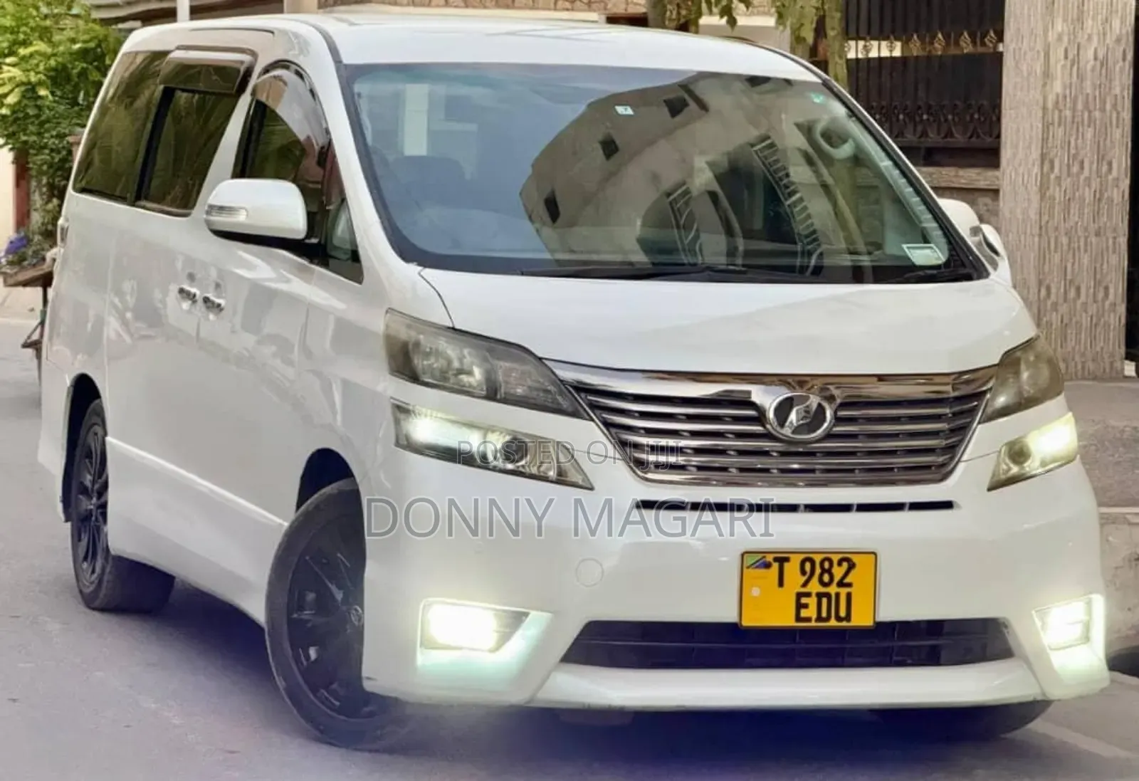 Toyota Vellfire 2020 White