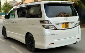 Toyota Vellfire 2020 White