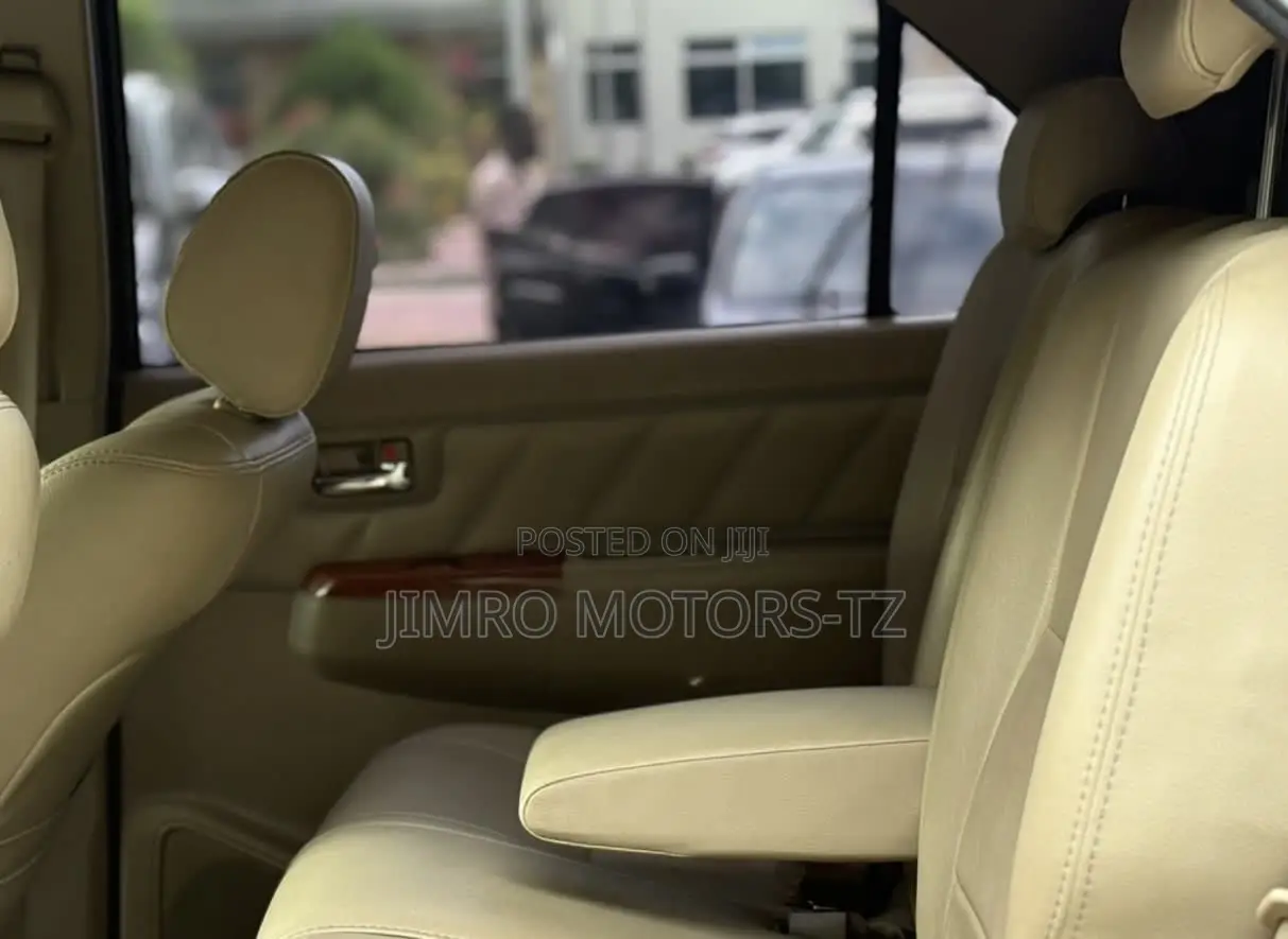 Toyota Fortuner 2006 Gray