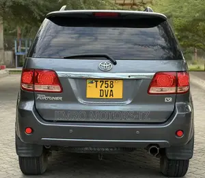 Toyota Fortuner 2006 Gray