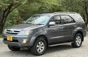 Toyota Fortuner 2006 Gray