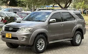 Toyota Fortuner 2006 Burgundy