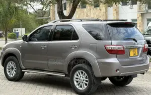 Toyota Fortuner 2006 Burgundy