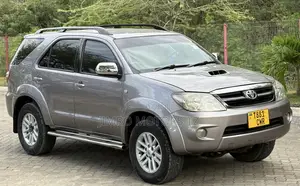 Toyota Fortuner 2006 Burgundy