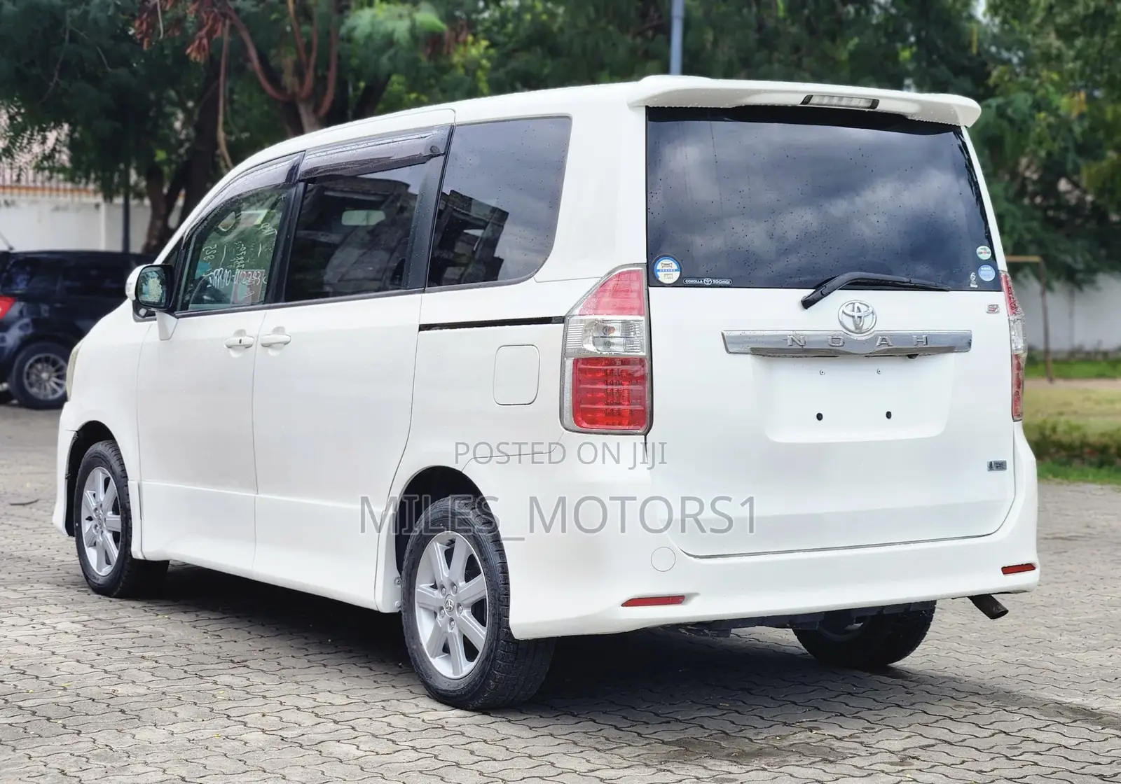 Toyota Noah 2008 White