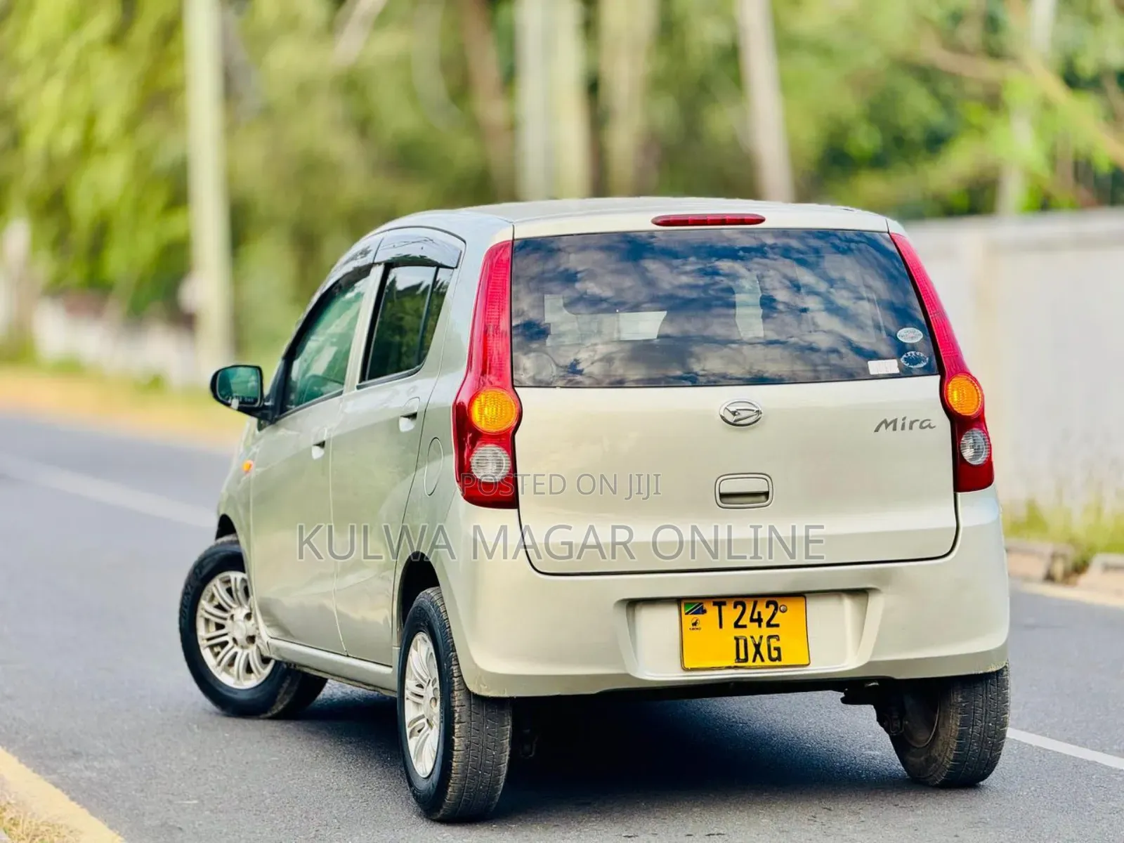 Daihatsu Mira 2010 Silver