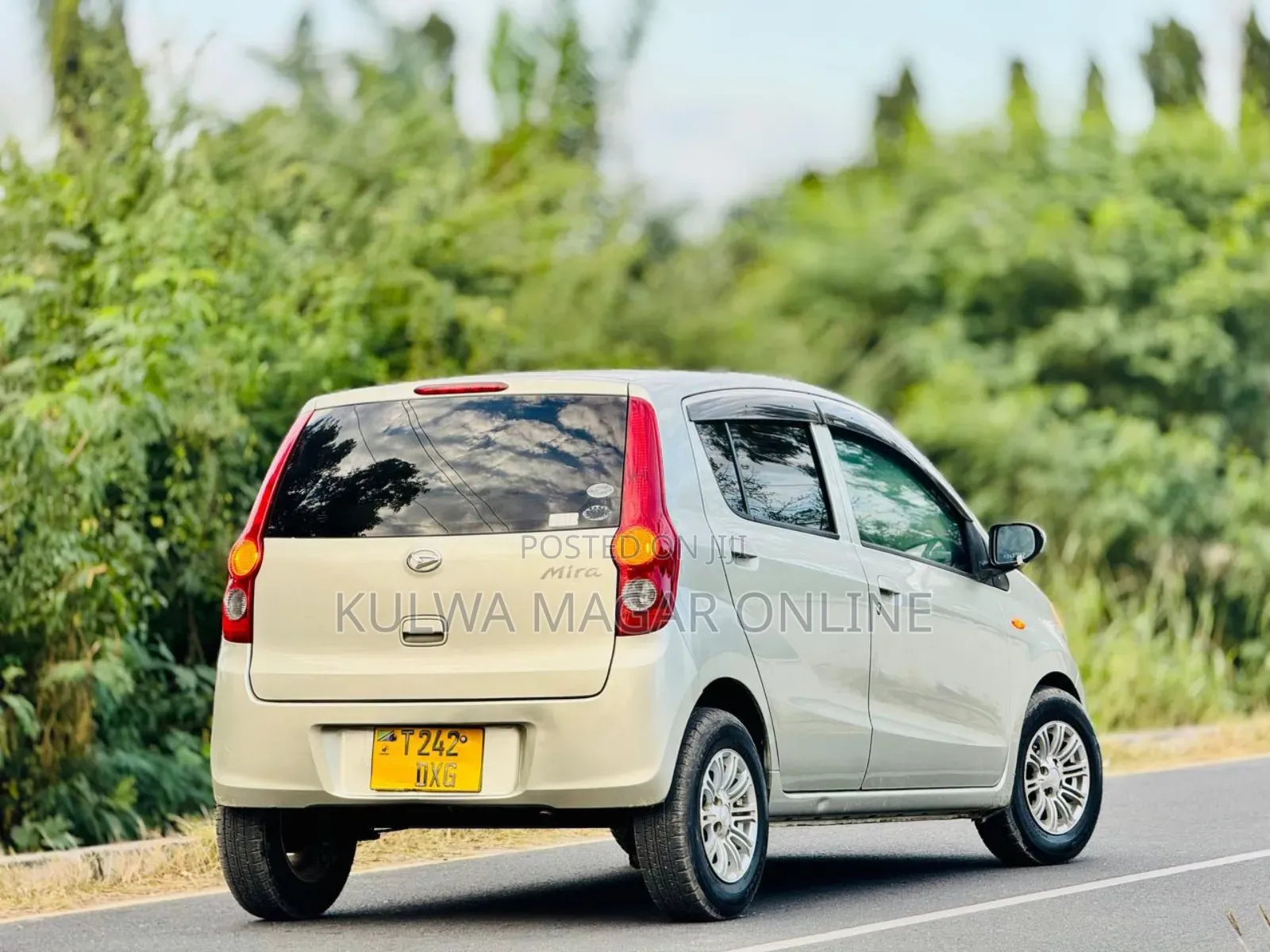 Daihatsu Mira 2010 Silver