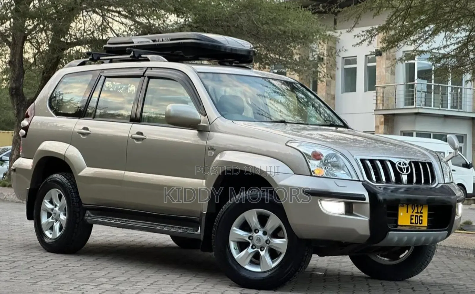 Toyota Land Cruiser Prado 2005 Gold