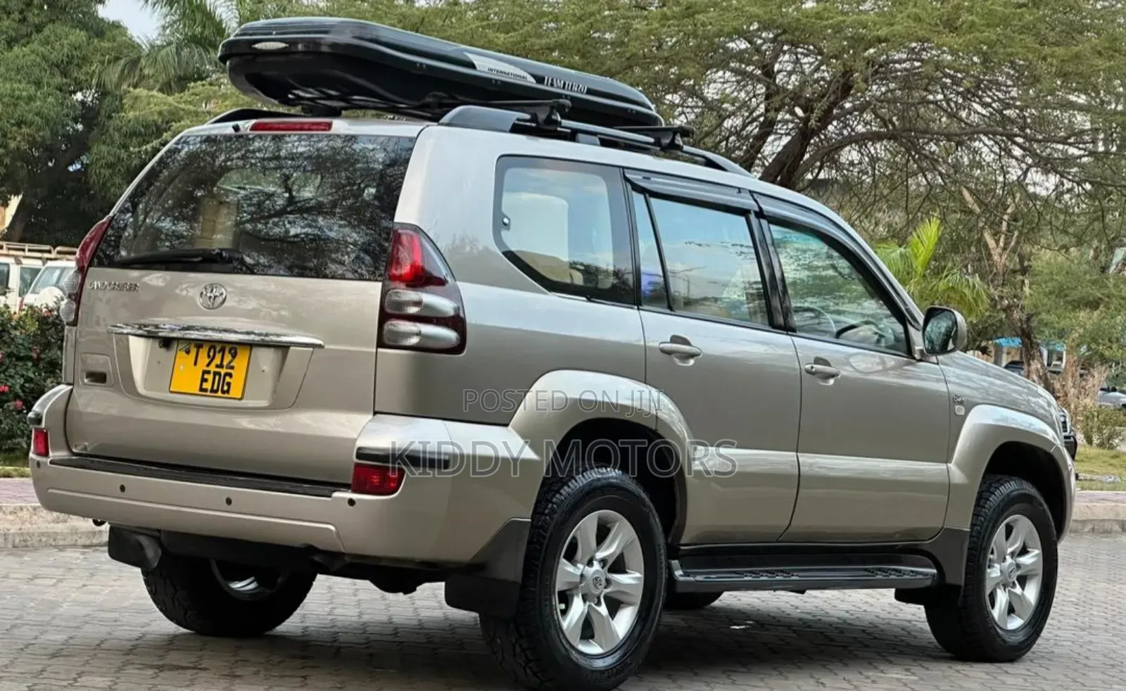 Toyota Land Cruiser Prado 2005 Gold