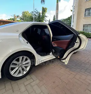 Toyota Crown 2015 White