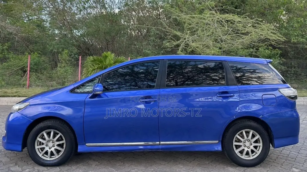 Toyota Wish 2014 Blue