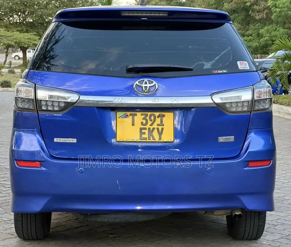 Toyota Wish 2014 Blue