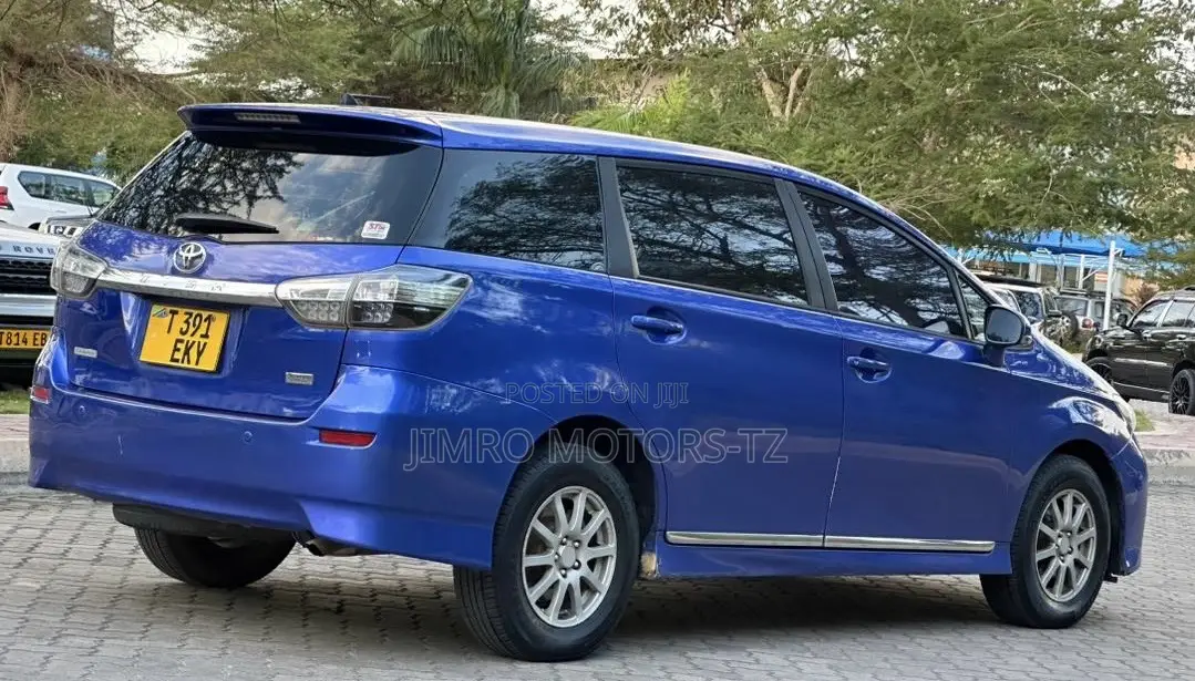 Toyota Wish 2014 Blue