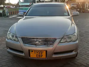 Photo - Toyota Mark X 2005 Gold