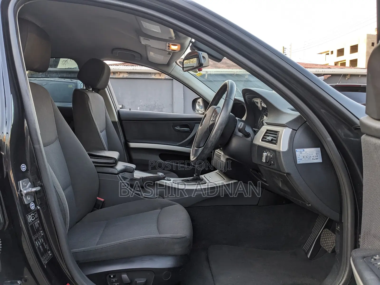BMW 3 Series 320i RWD 2010 Black