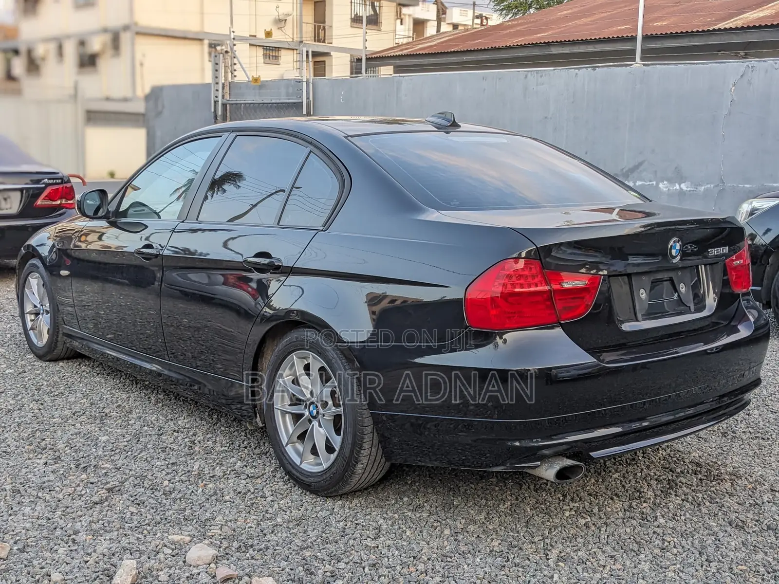 BMW 3 Series 320i RWD 2010 Black
