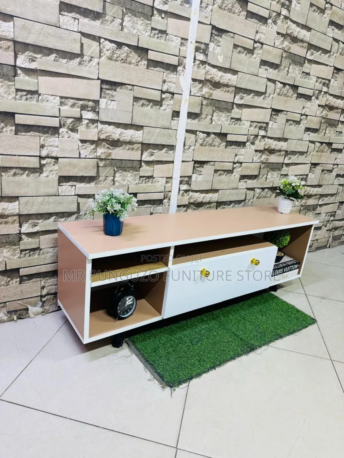 Shoe Case Ya Tv Na Redio
