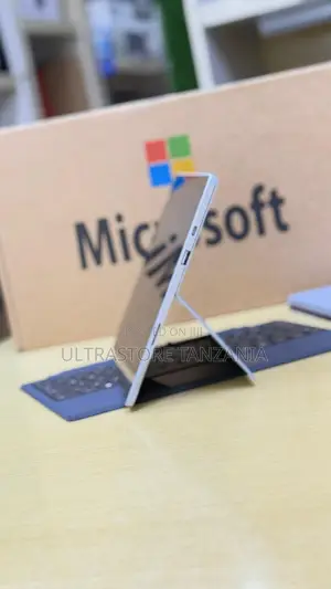 New Laptop Microsoft Surface Pro 7 8GB Intel Core I5 SSD 256GB