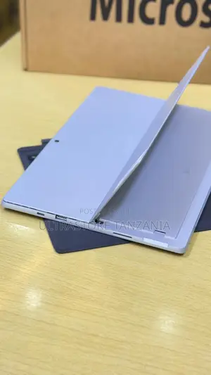 New Laptop Microsoft Surface Pro 7 8GB Intel Core I5 SSD 256GB