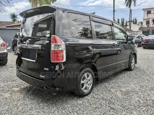 Toyota Noah 2.0 143hp AWD (8 Seater) 2008 Black