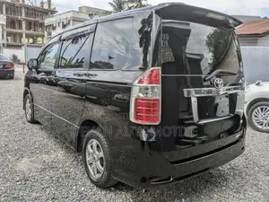 Toyota Noah 2.0 143hp AWD (8 Seater) 2008 Black