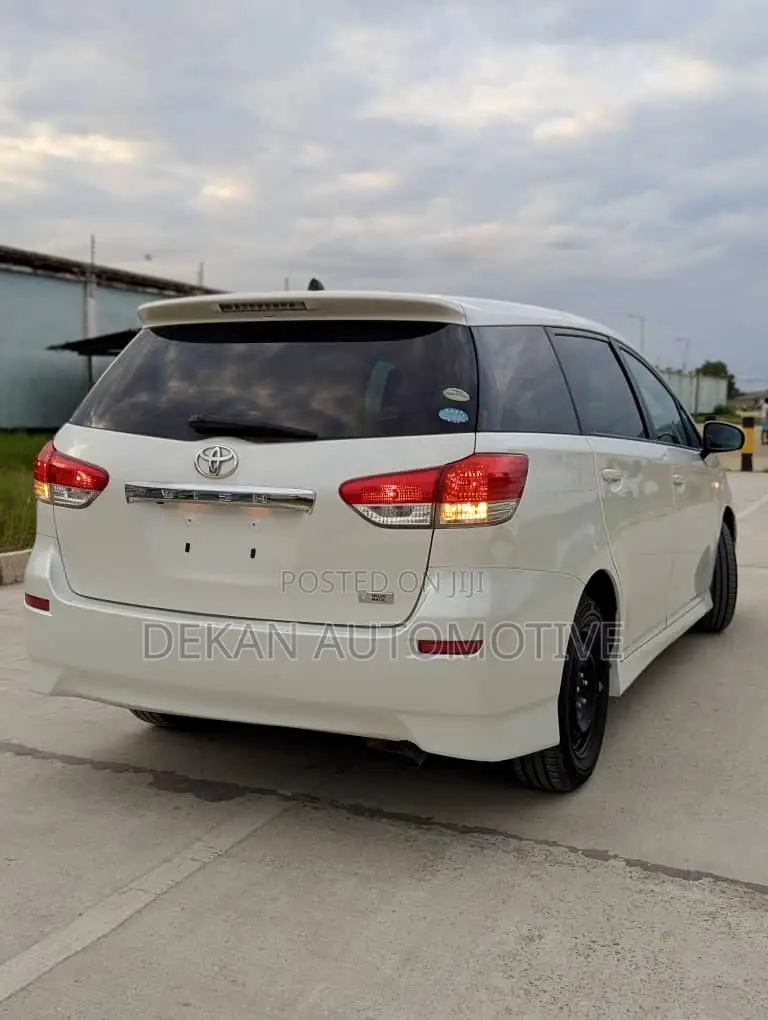 Toyota Wish 2012 White