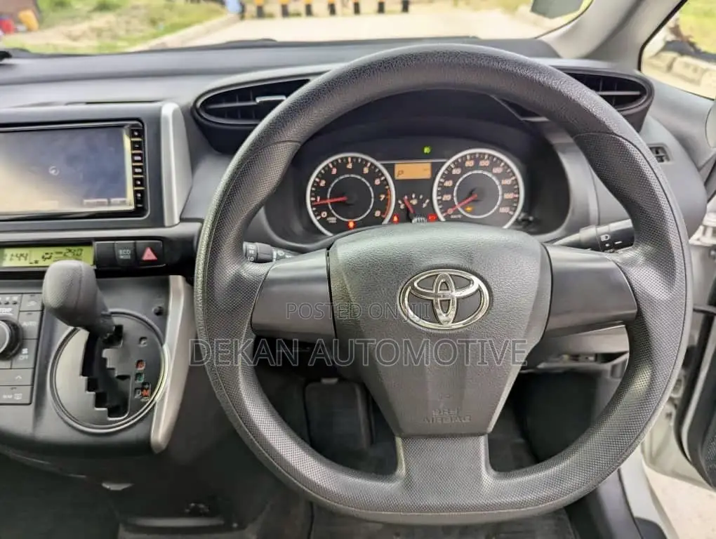 Toyota Wish 2012 White