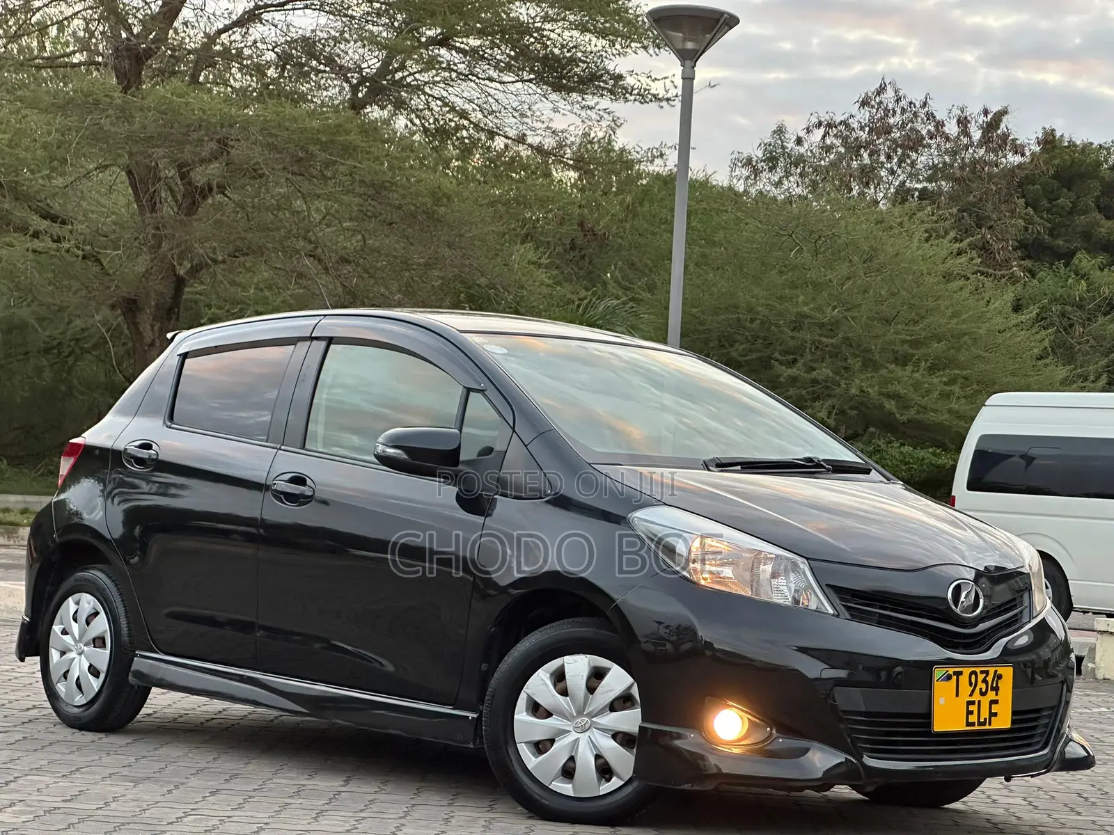 Toyota Vitz 2012 Black