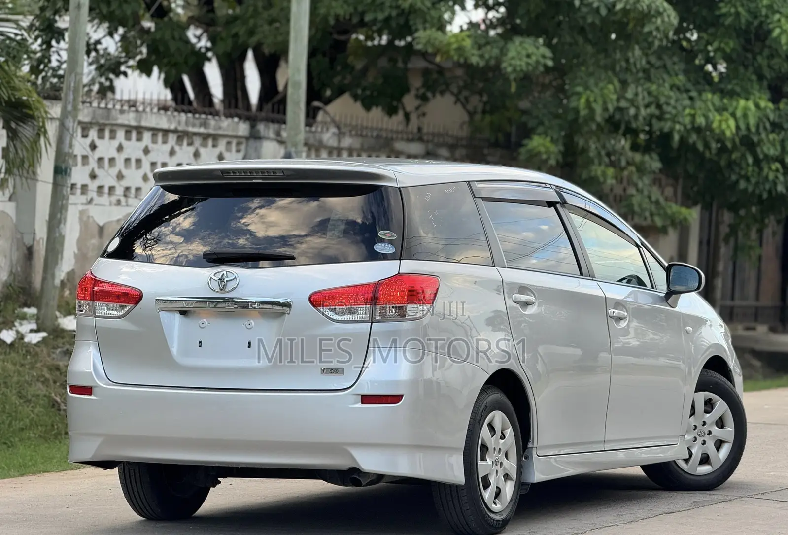 Toyota Wish 2010 Silver