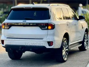 Ford Everest 2024 White