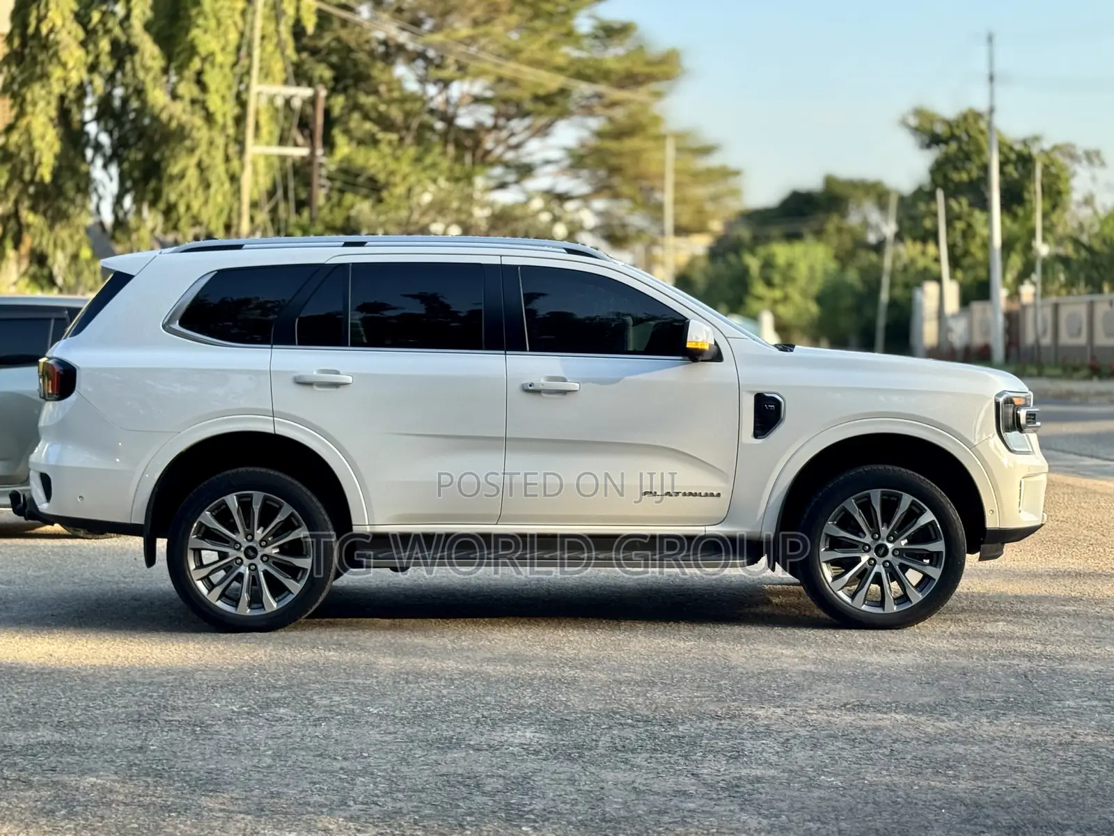 Ford Everest 2024 White