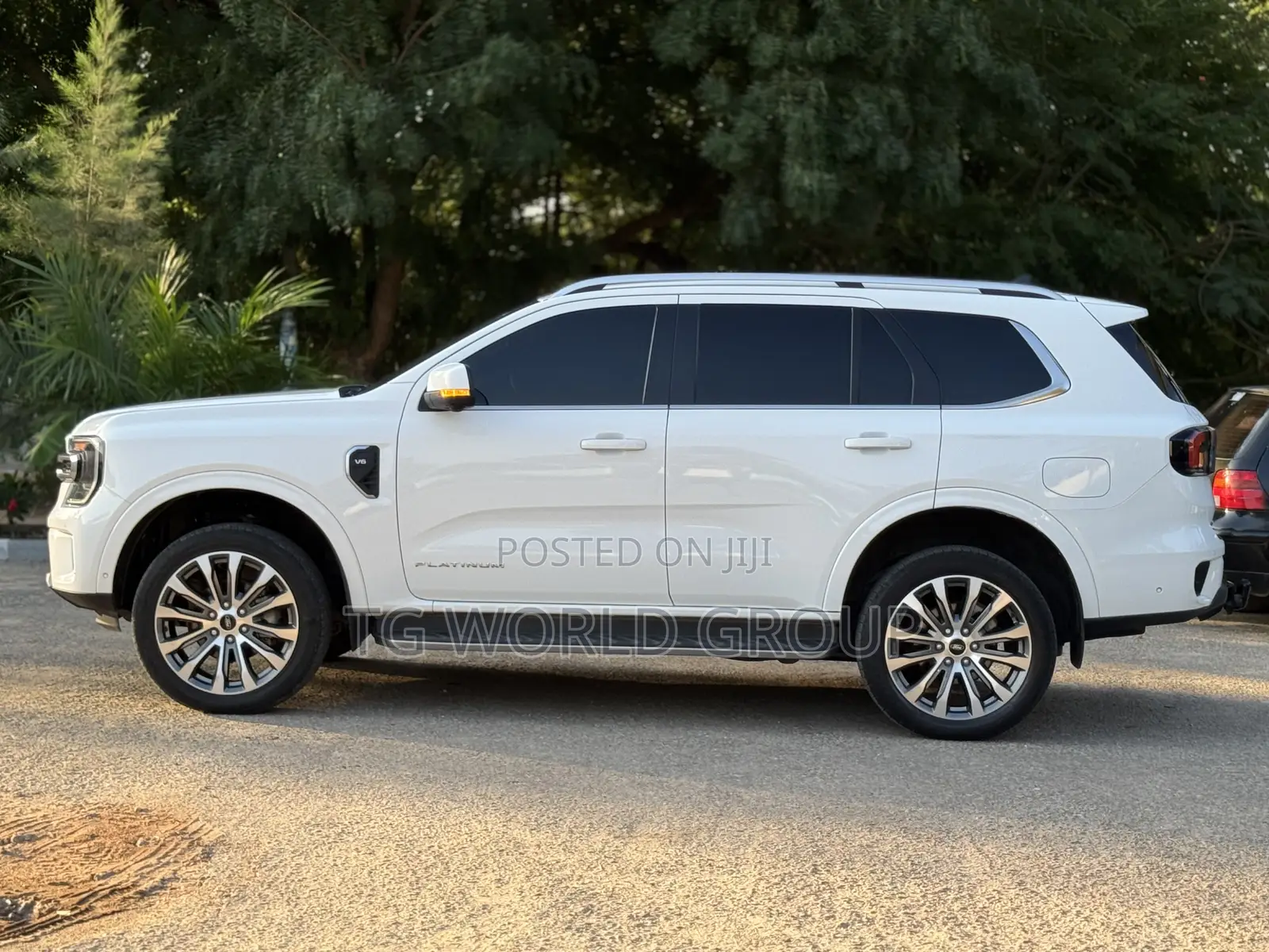 Ford Everest 2024 White