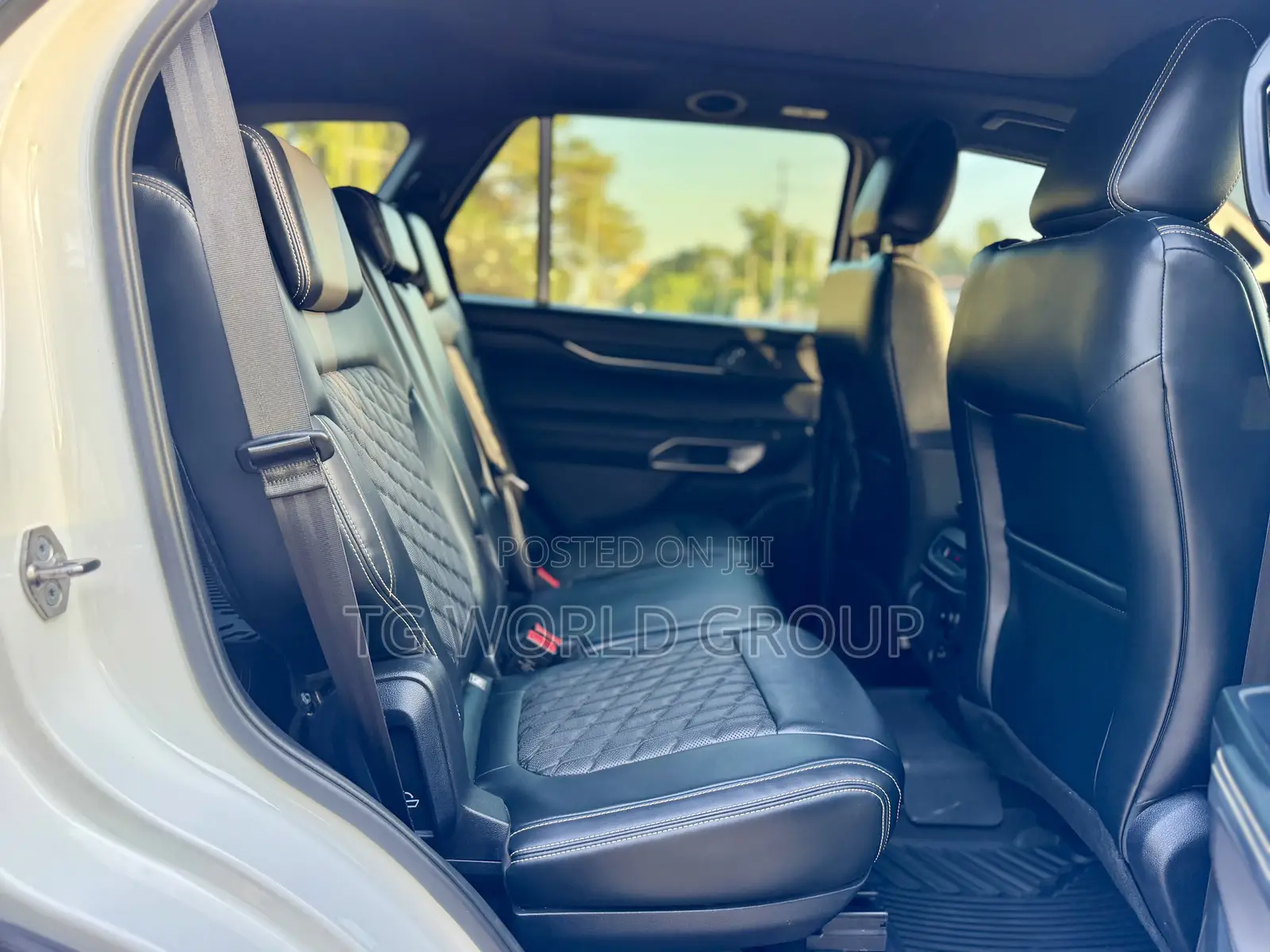 Ford Everest 2024 White