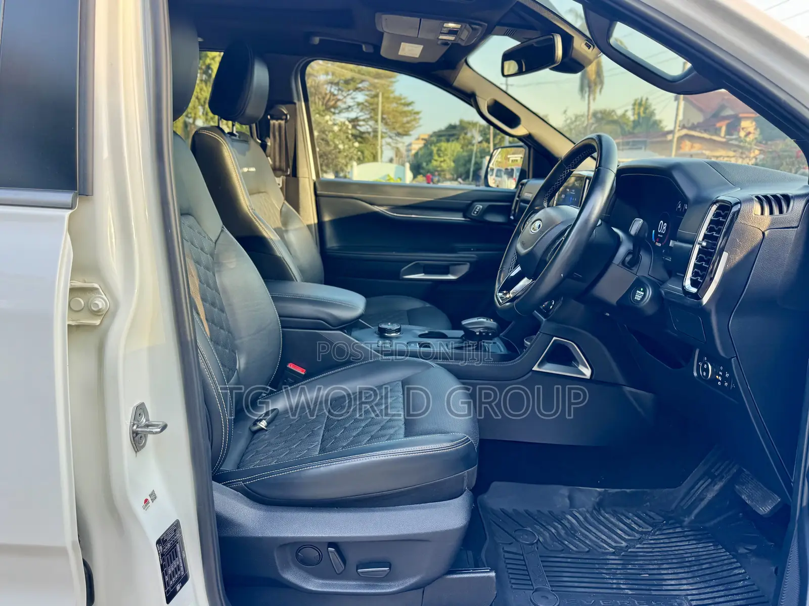 Ford Everest 2024 White