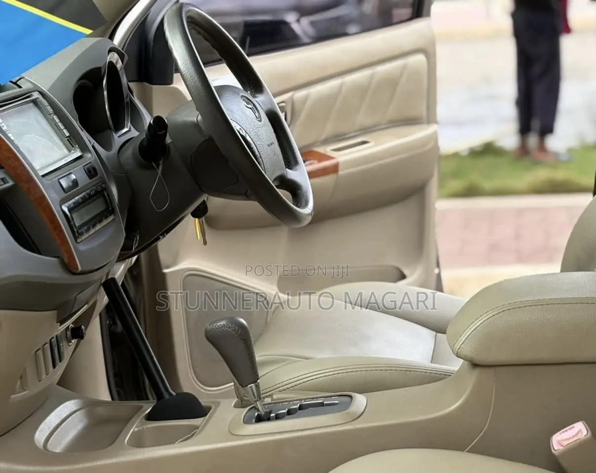 Toyota Fortuner 2006 Gray