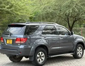 Toyota Fortuner 2006 Gray