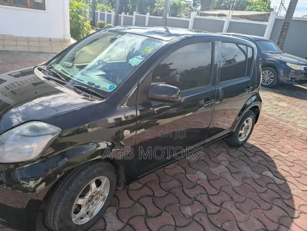 Toyota Passo 2005 Black