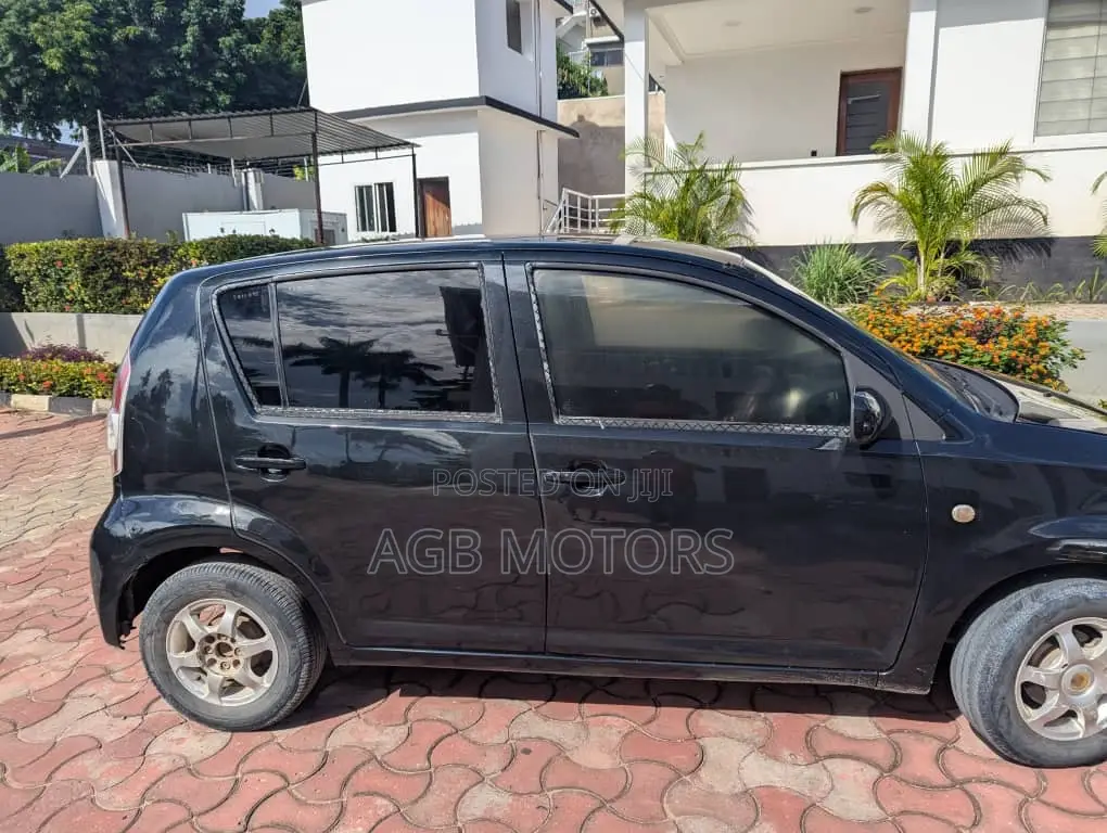 Toyota Passo 2005 Black