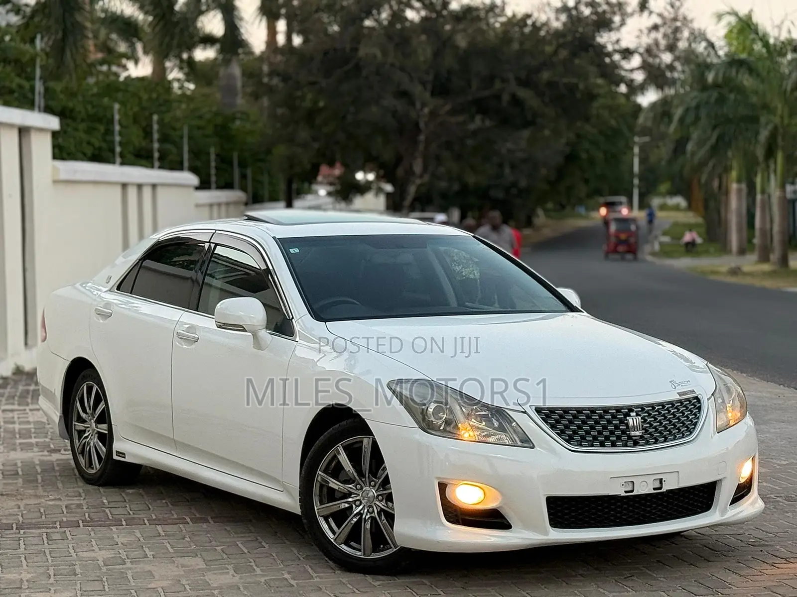 Toyota Crown 2009 White