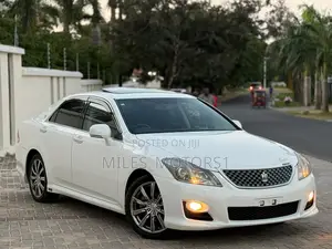 Toyota Crown 2009 White