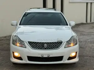 Toyota Crown 2009 White