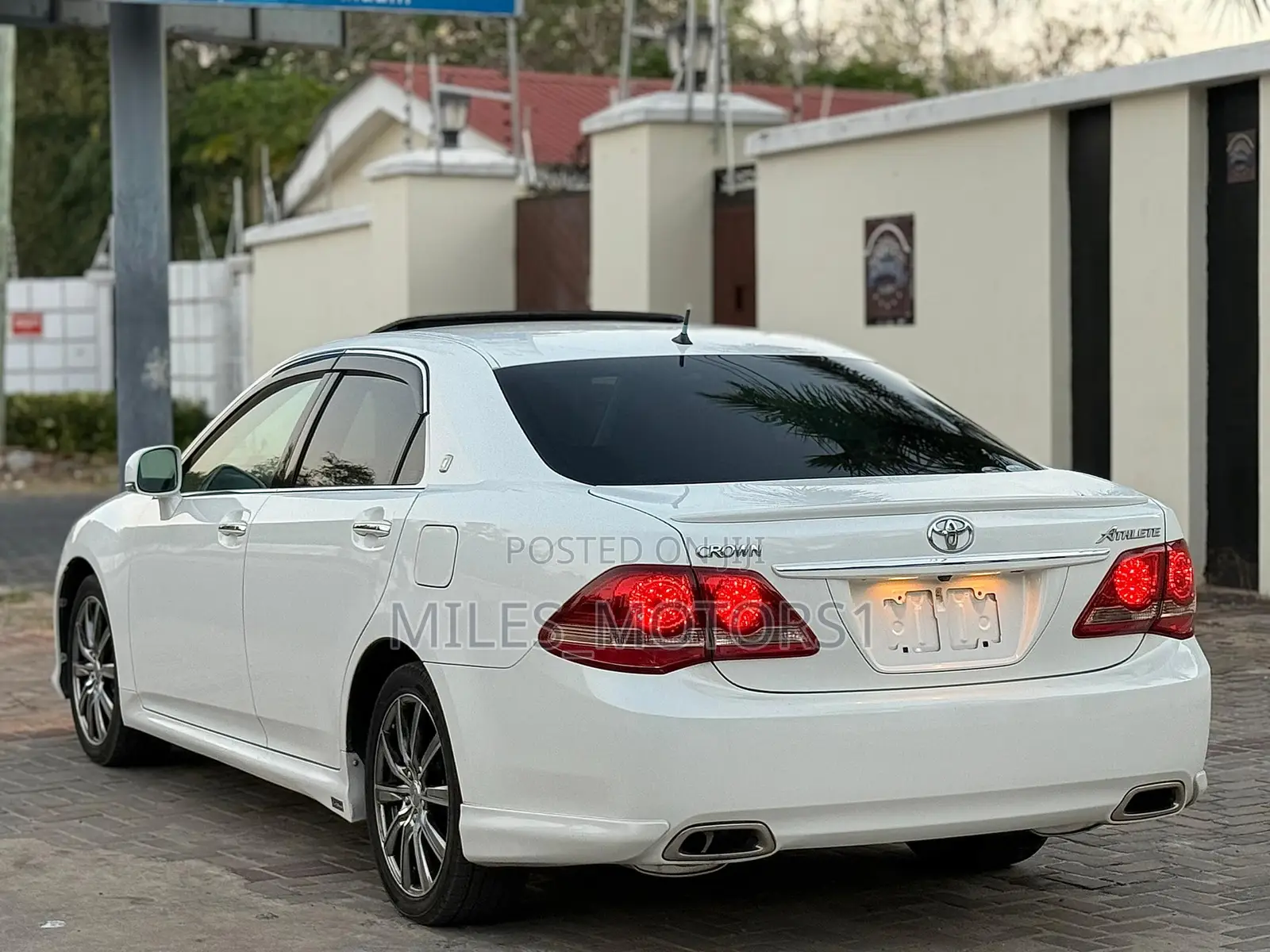 Toyota Crown 2009 White