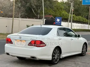 Toyota Crown 2009 White