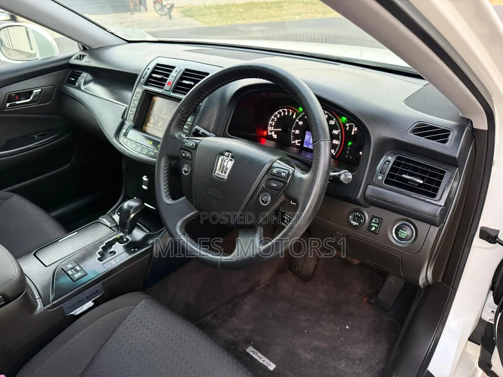 Toyota Crown 2009 White