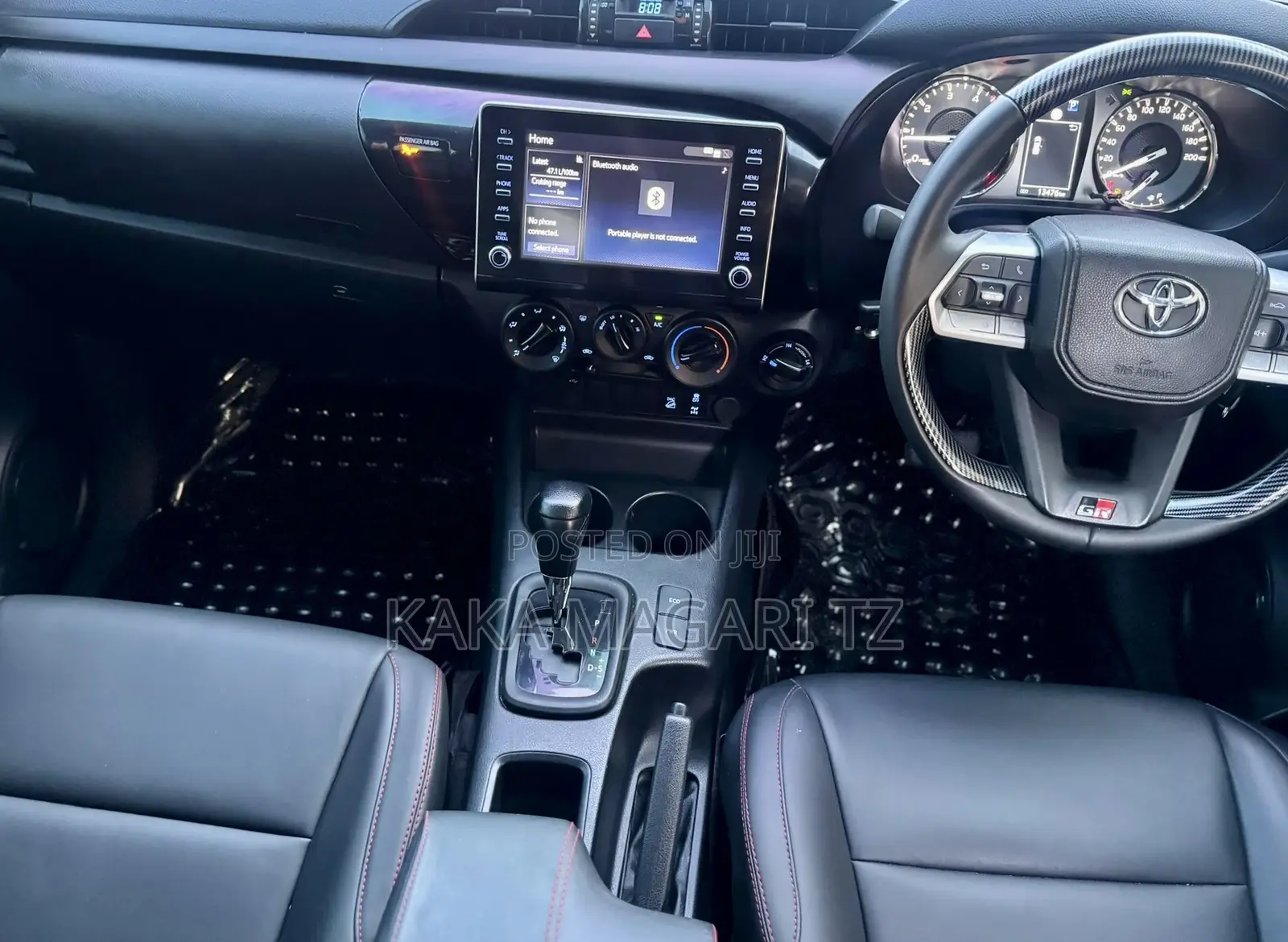 Toyota Hilux 2022 White