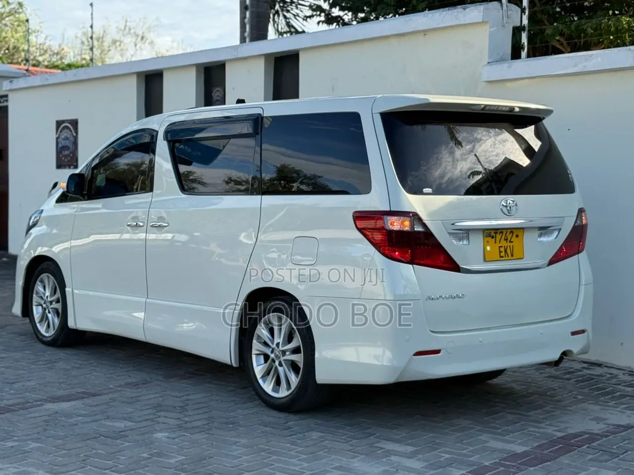 Toyota Alphard 2009 Pearl