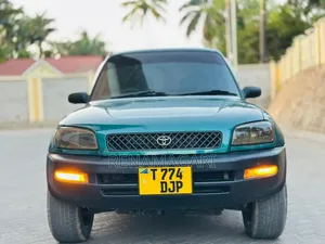 Toyota RAV4 2002 Green