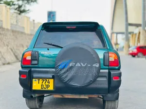 Toyota RAV4 2002 Green