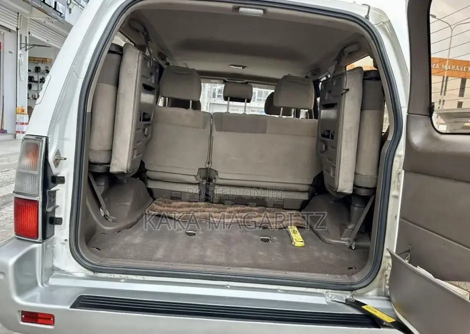 Toyota Land Cruiser Prado 2002 White