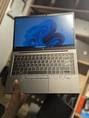 New Laptop HP ZBook Firefly 14 G7 16GB Intel Core i5 SSD 512GB